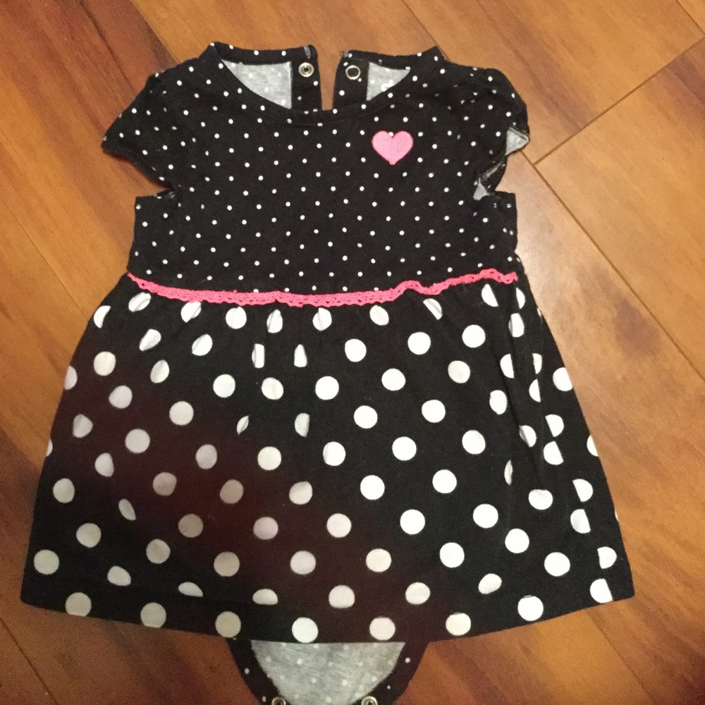 Girls size 6-9 months.  Cute bodysuit that snaps